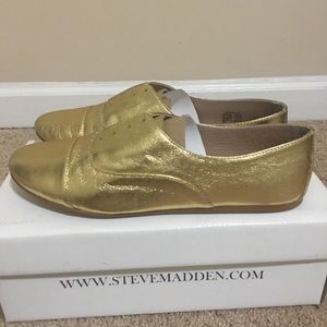 *SOLD* Steve Madden Gold Leather shoes size 8.5